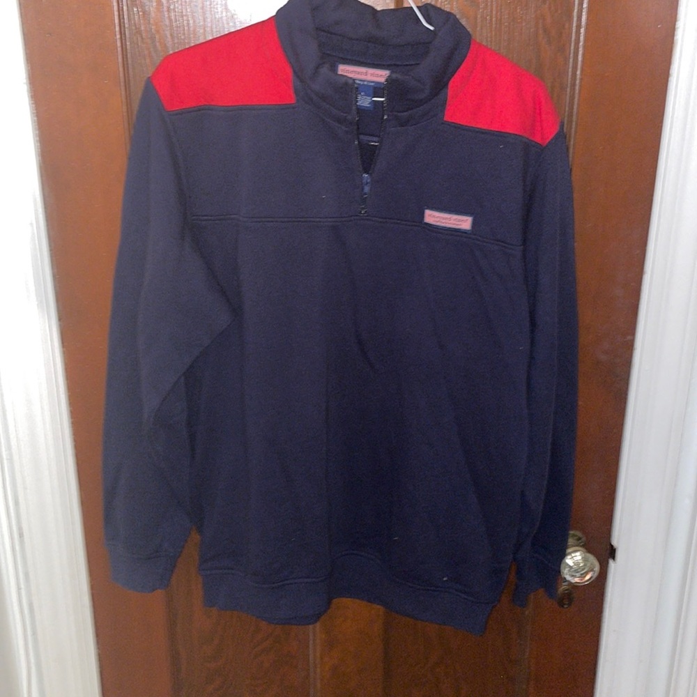 Vineyard Vines: mens L shep shirt; Navy and red coloring